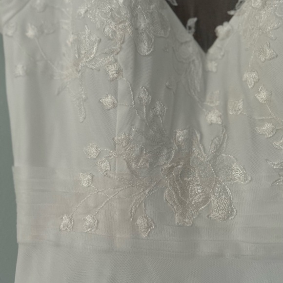 Wedding Dress - Picture 2 of 4